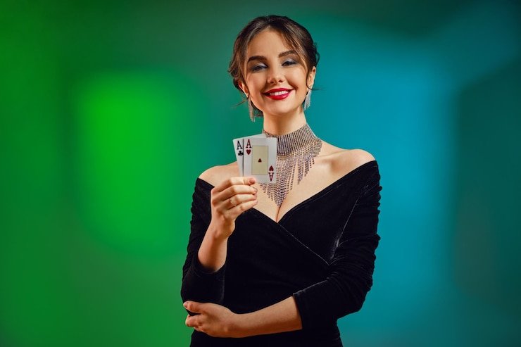 Pengguna dewasa membaca panduan akun mobile